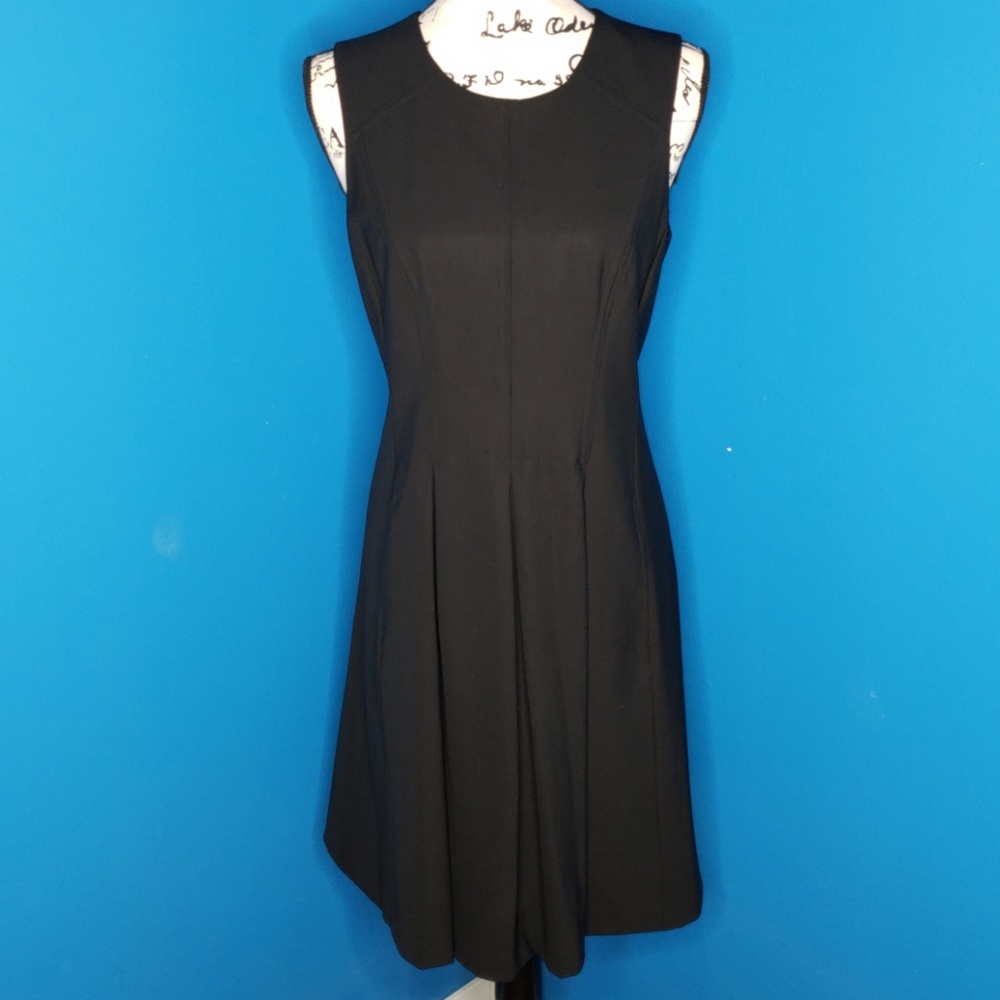 Theory sleeveless "Addison" Italian wool/span LBD